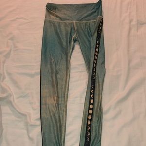 Woman’s Teeki leggings